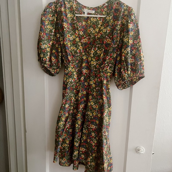 EMILIA DRESS
IN GREEN VALLEY FLORAL worn once + dry cleaned - Picture 6 of 8